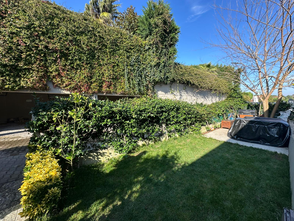 Sarıyer Uskmrköy Belkıs Konaklarında 3+1 ACİL Satılık Villa