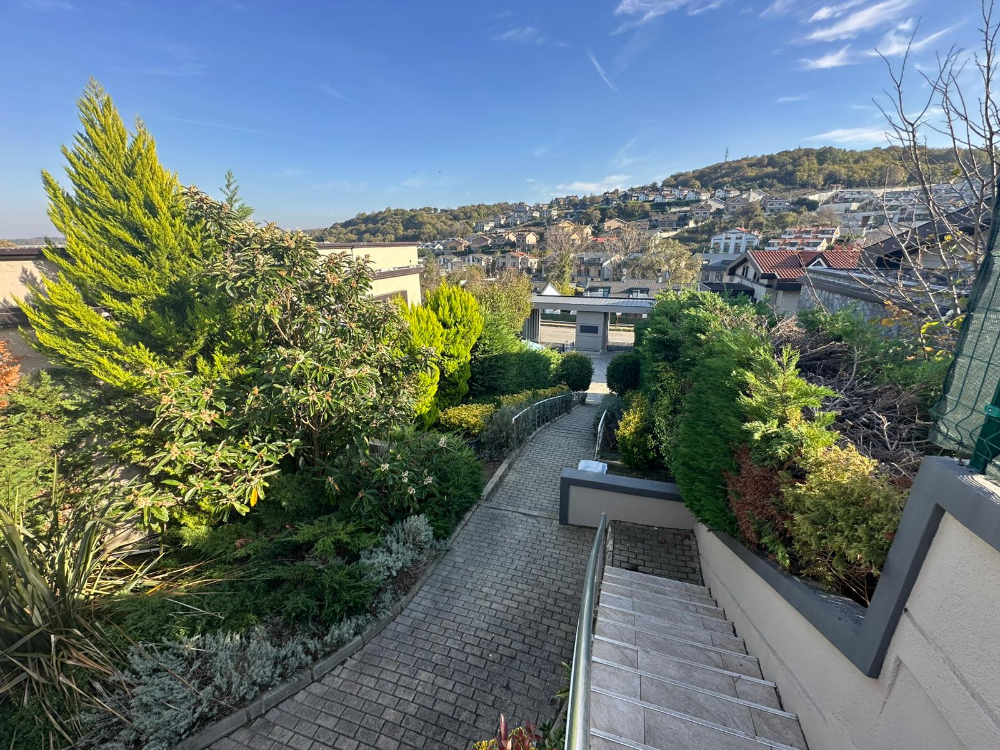 Sarıyer Uskmrköy Belkıs Konaklarında 3+1 ACİL Satılık Villa