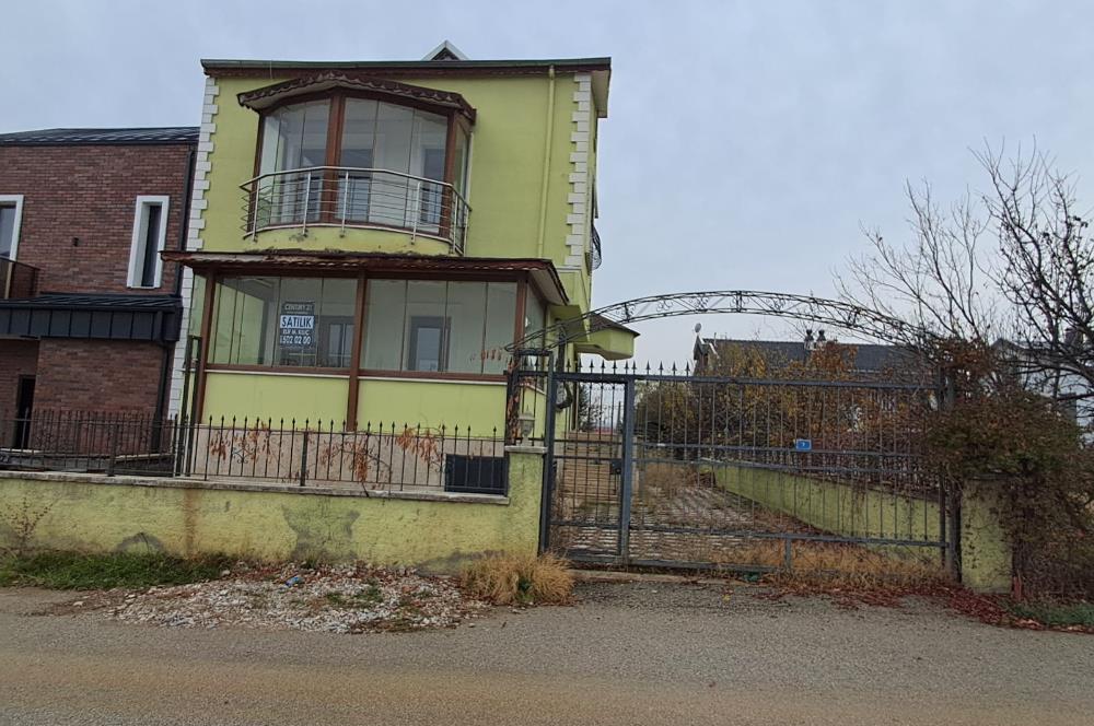 İNCEK TEK YAPI İNCEK BULVARINA YAKIN 6+2 SATILIK VİLLA