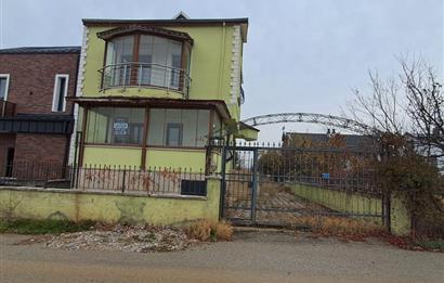 İNCEK TEK YAPI İNCEK BULVARINA YAKIN 6+2 SATILIK VİLLA