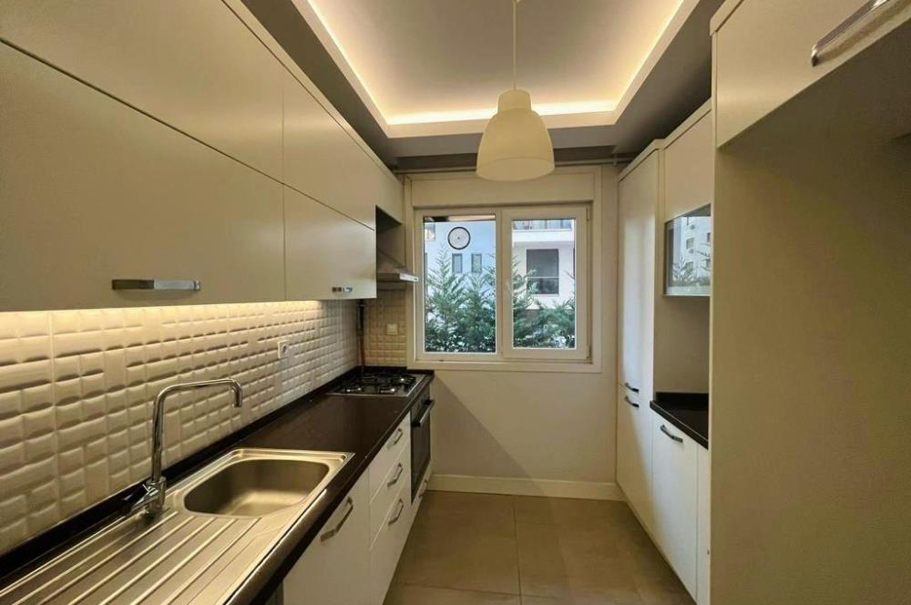 BOSTANCININ EN İYİ KONUMUNDA CADDEYE 3.YENİ BİNADA 2+1