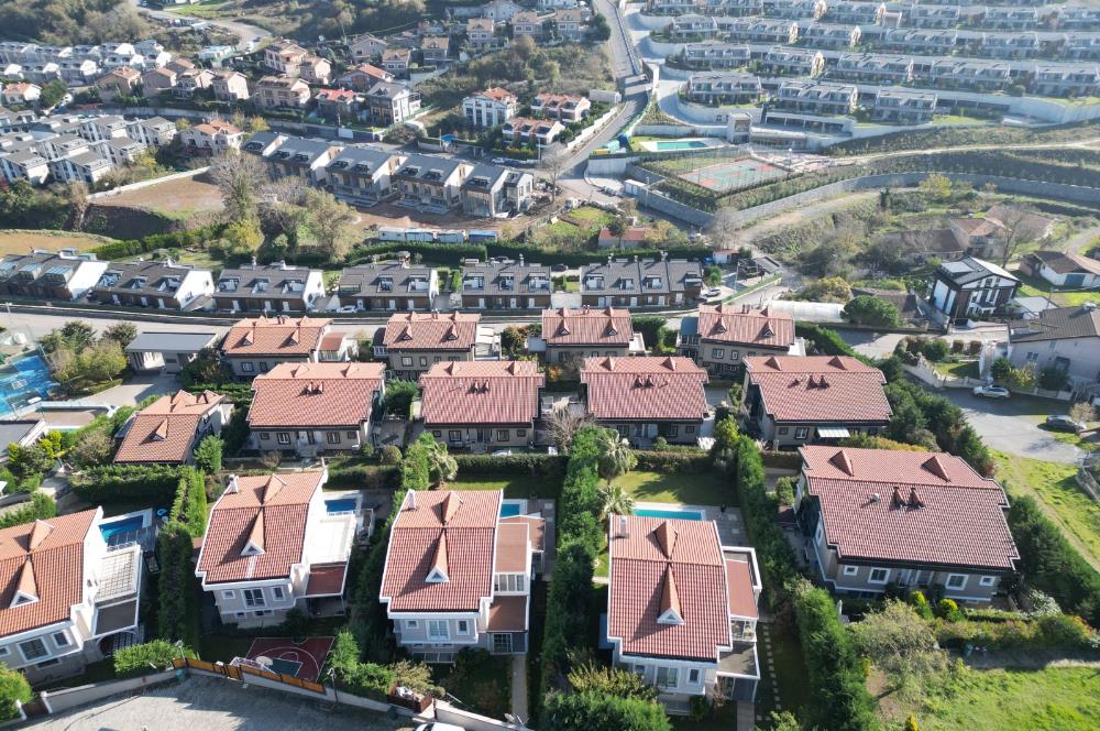 Sarıyer Uskmrköy Belkıs Konaklarında 3+1 ACİL Satılık Villa