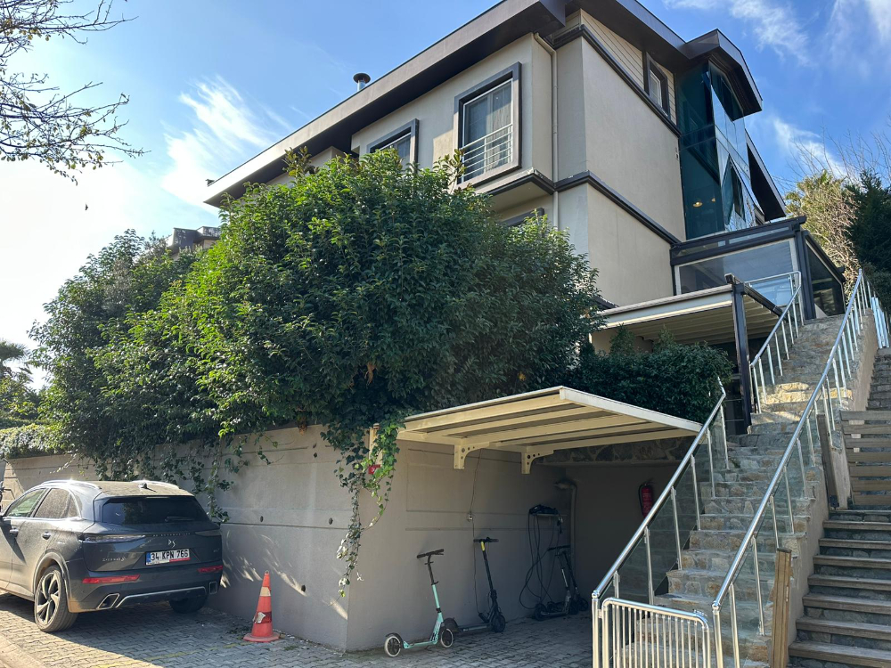Sarıyer Uskmrköy Belkıs Konaklarında 3+1 ACİL Satılık Villa