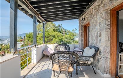 Bodrum Kumbahçe Kale ve Deniz Manzaralı Satılık Müstakil Villa