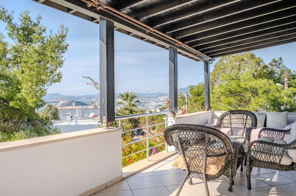 Bodrum Kumbahçe Kale ve Deniz Manzaralı Satılık Müstakil Villa
