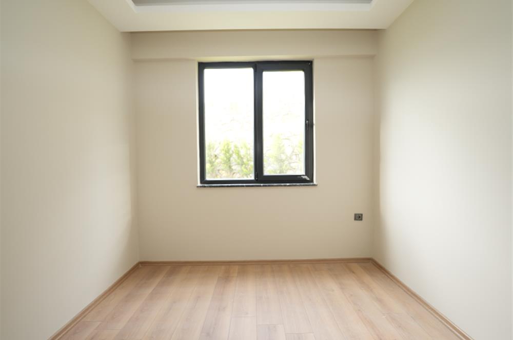 C21 Cius; Havuzlu Site İçerisinde Deniz Manzaralı Geniş Bahçeli