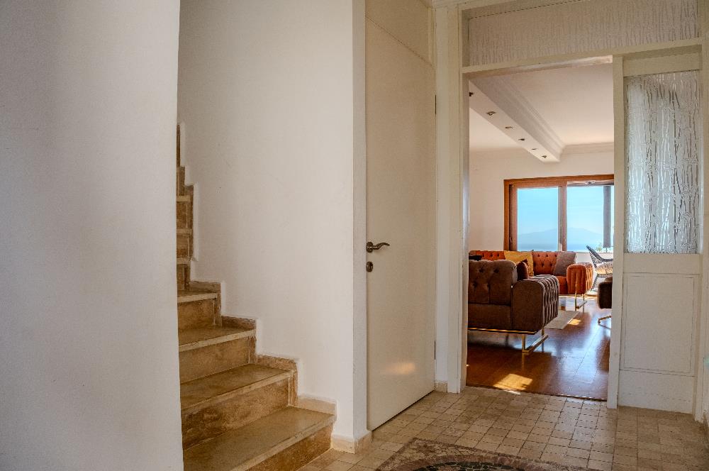 Bodrum Kumbahçe Kale ve Deniz Manzaralı Satılık Müstakil Villa