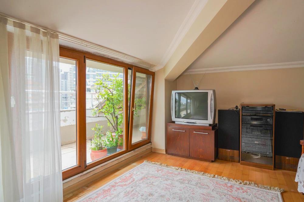 Merdivenköy'de Emsalsiz 5+2 Dubleks | Önü Açık, Park Cepheli