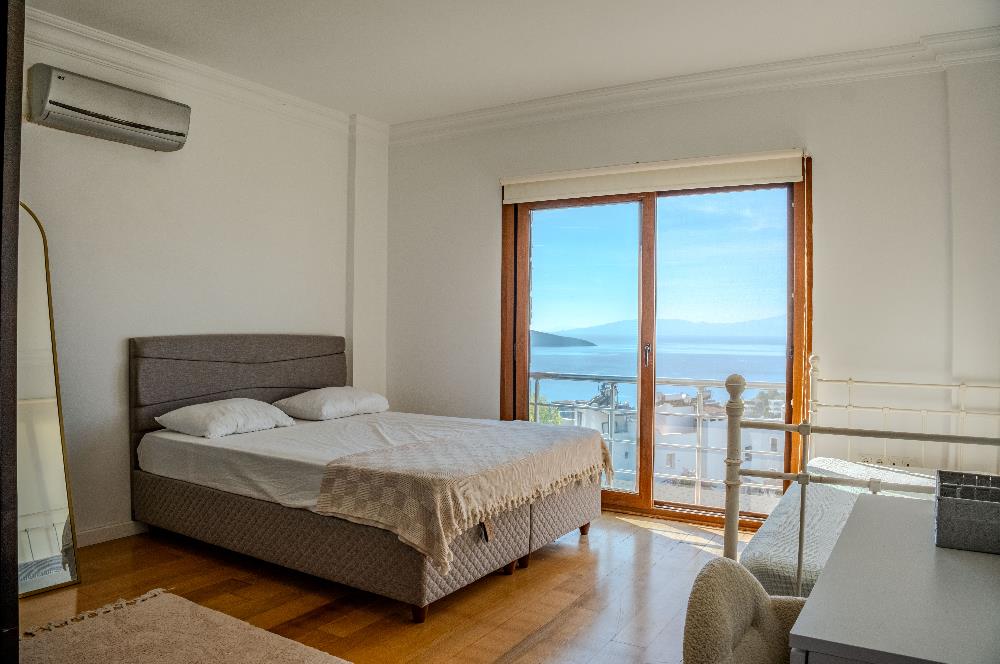 Bodrum Kumbahçe Kale ve Deniz Manzaralı Satılık Müstakil Villa