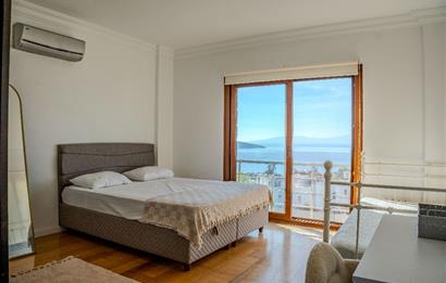 Bodrum Kumbahçe Kale ve Deniz Manzaralı Satılık Müstakil Villa