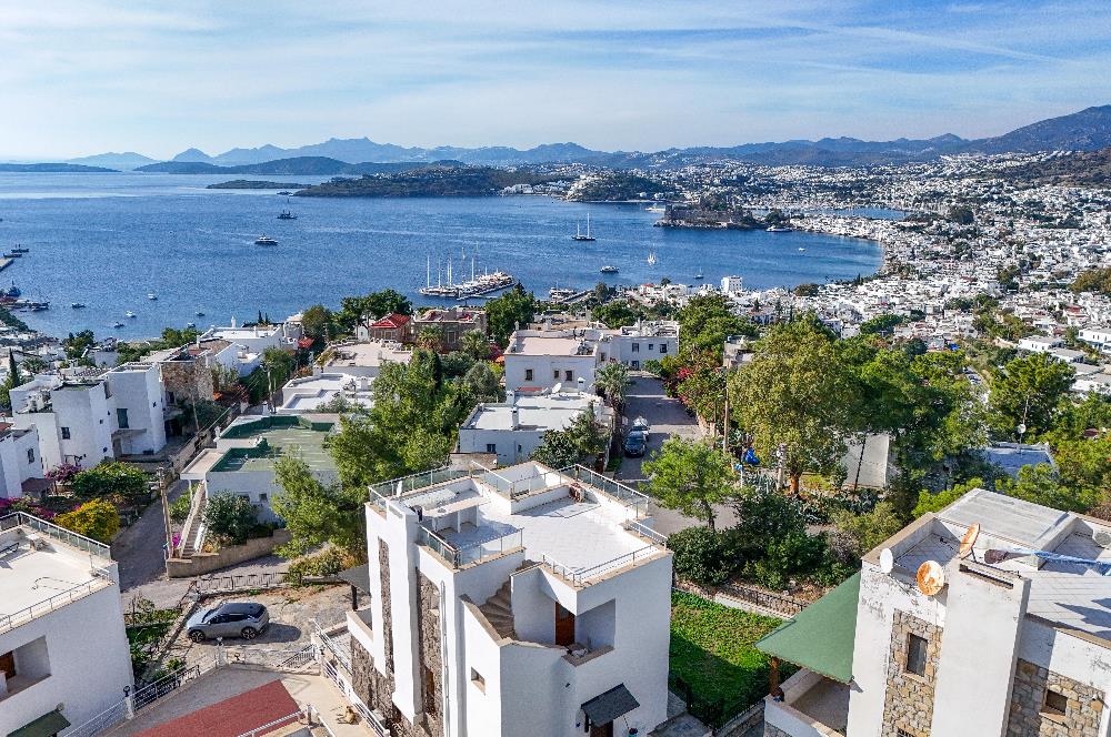 Bodrum Kumbahçe Kale ve Deniz Manzaralı Satılık Müstakil Villa