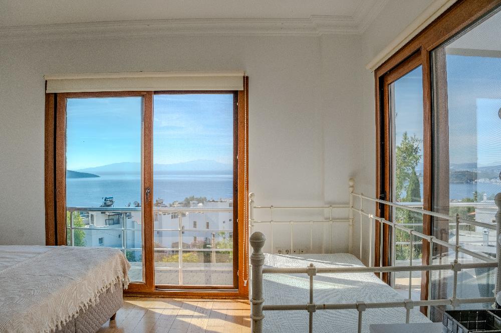Bodrum Kumbahçe Kale ve Deniz Manzaralı Satılık Müstakil Villa