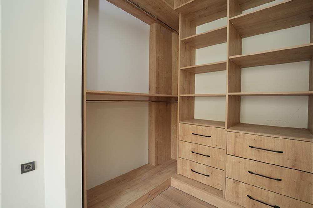 C21 Cius; Havuzlu Site İçerisinde Deniz Manzaralı Geniş Bahçeli