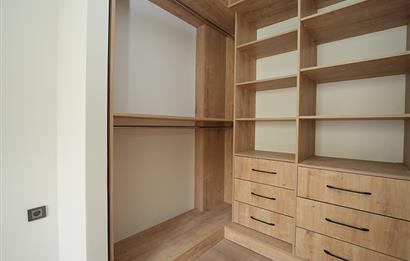 C21 Cius; Havuzlu Site İçerisinde Deniz Manzaralı Geniş Bahçeli