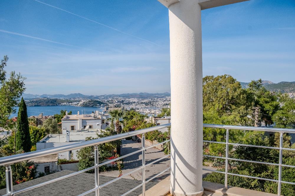 Bodrum Kumbahçe Kale ve Deniz Manzaralı Satılık Müstakil Villa
