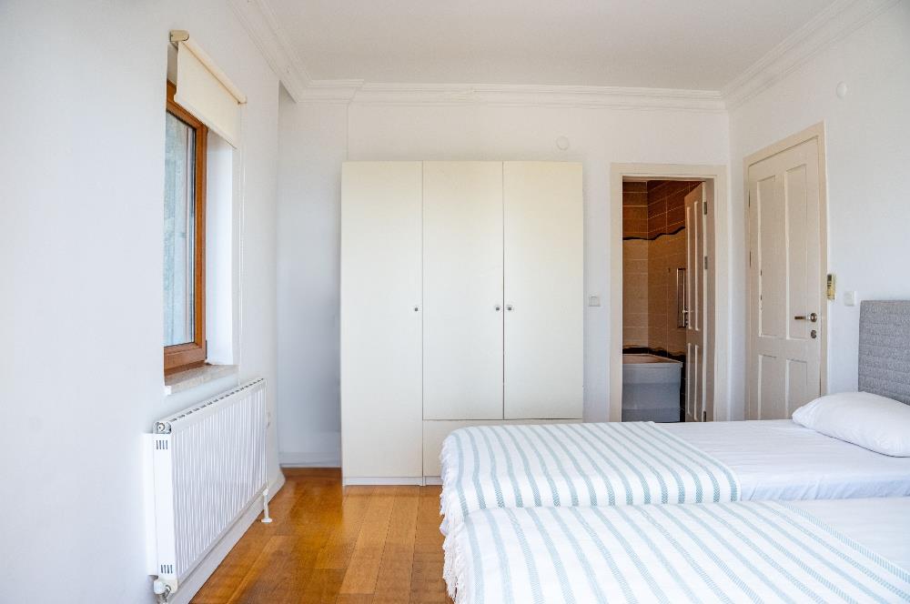 Bodrum Kumbahçe Kale ve Deniz Manzaralı Satılık Müstakil Villa