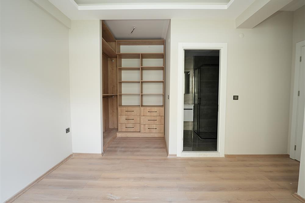 C21 Cius; Havuzlu Site İçerisinde Deniz Manzaralı Geniş Bahçeli