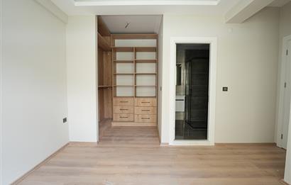 C21 Cius; Havuzlu Site İçerisinde Deniz Manzaralı Geniş Bahçeli