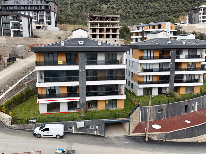 C21 Cius; Havuzlu Site İçerisinde Deniz Manzaralı Geniş Bahçeli