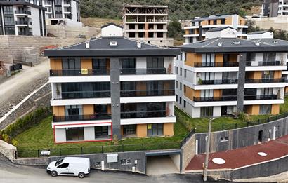 C21 Cius; Havuzlu Site İçerisinde Deniz Manzaralı Geniş Bahçeli