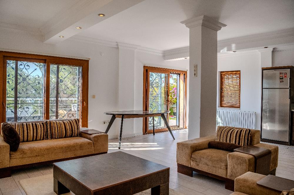 Bodrum Kumbahçe Kale ve Deniz Manzaralı Satılık Müstakil Villa