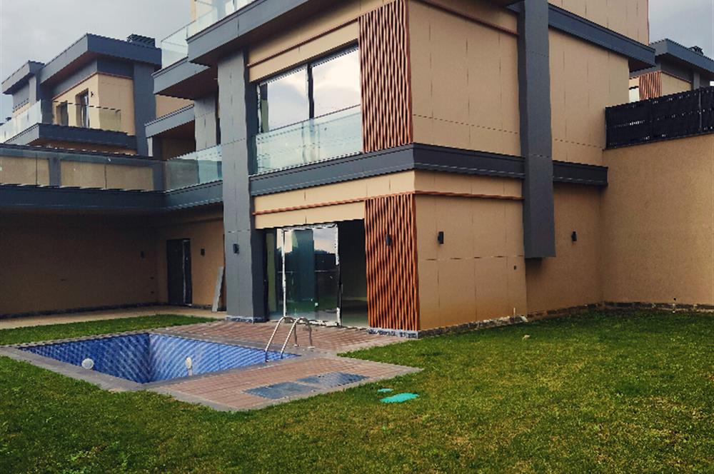 Prestijli Bölgede - Akasya Country 6+2 Kiralık Luxury Villa