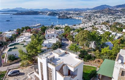Bodrum Kumbahçe Kale ve Deniz Manzaralı Satılık Müstakil Villa