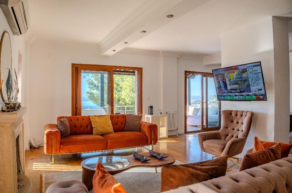 Bodrum Kumbahçe Kale ve Deniz Manzaralı Satılık Müstakil Villa