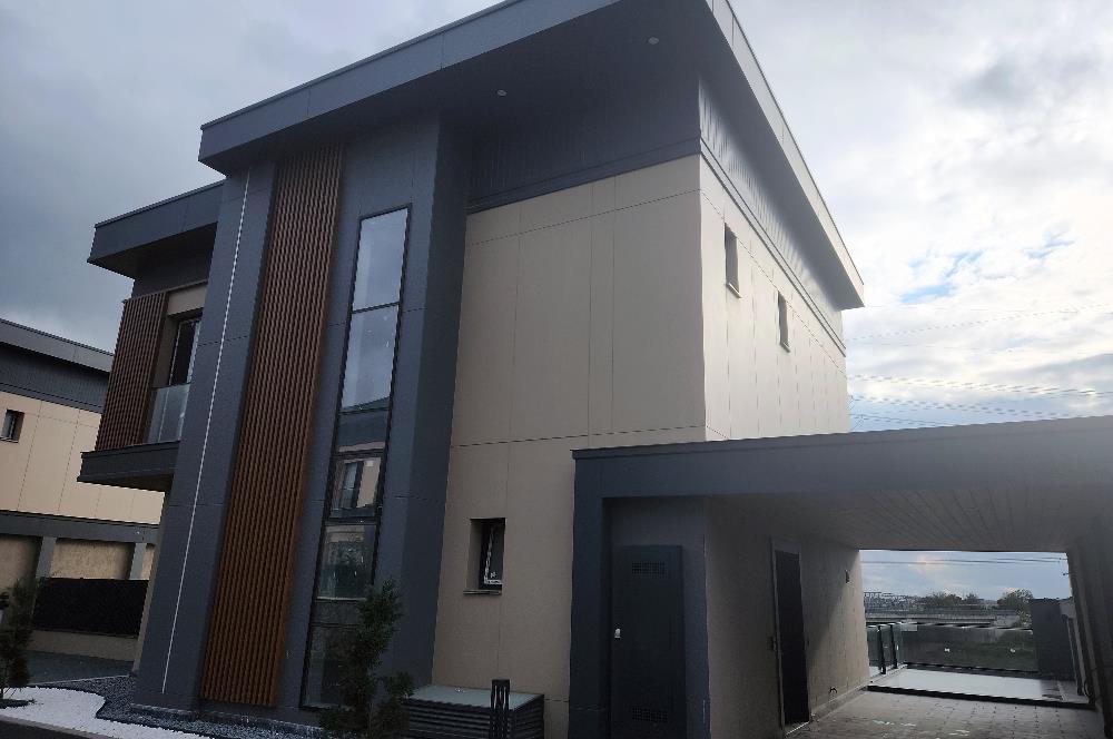 Prestijli Bölgede - Akasya Country 6+2 Kiralık Luxury Villa