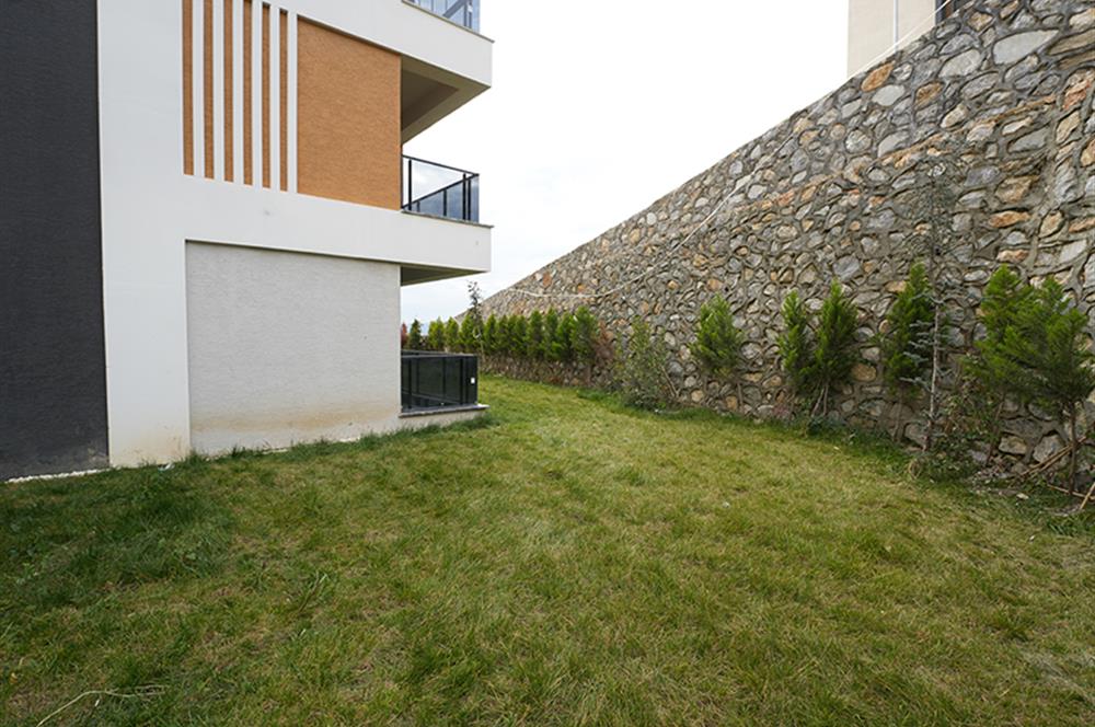 C21 Cius; Havuzlu Site İçerisinde Deniz Manzaralı Geniş Bahçeli