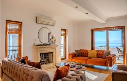 Bodrum Kumbahçe Kale ve Deniz Manzaralı Satılık Müstakil Villa