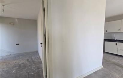 ADABÜKÜ'NDE SİTE İÇERİSİNDE SATILIK BAHÇELİ GÖL MANZARALI DAİRE