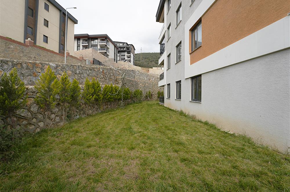 C21 Cius; Havuzlu Site İçerisinde Deniz Manzaralı Geniş Bahçeli