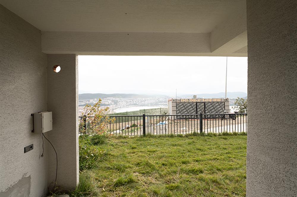 C21 Cius; Havuzlu Site İçerisinde Deniz Manzaralı Geniş Bahçeli