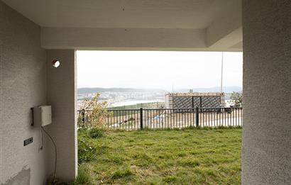C21 Cius; Havuzlu Site İçerisinde Deniz Manzaralı Geniş Bahçeli