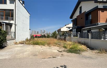 CENTURY 21'DEN İNCEK TEK YAPIDA HARİKA KONUMDA ARSA