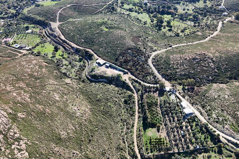 Bodrum Dereköy Kavakderesi’nde Dereye Cepheli, Yapı Kayıt Alanı Bulunan 8.437 m² Arazi