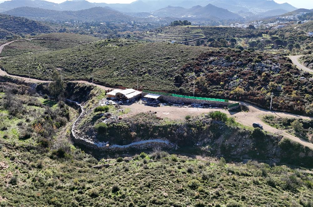 Bodrum Dereköy Kavakderesi’nde Dereye Cepheli, Yapı Kayıt Alanı Bulunan 8.437 m² Arazi