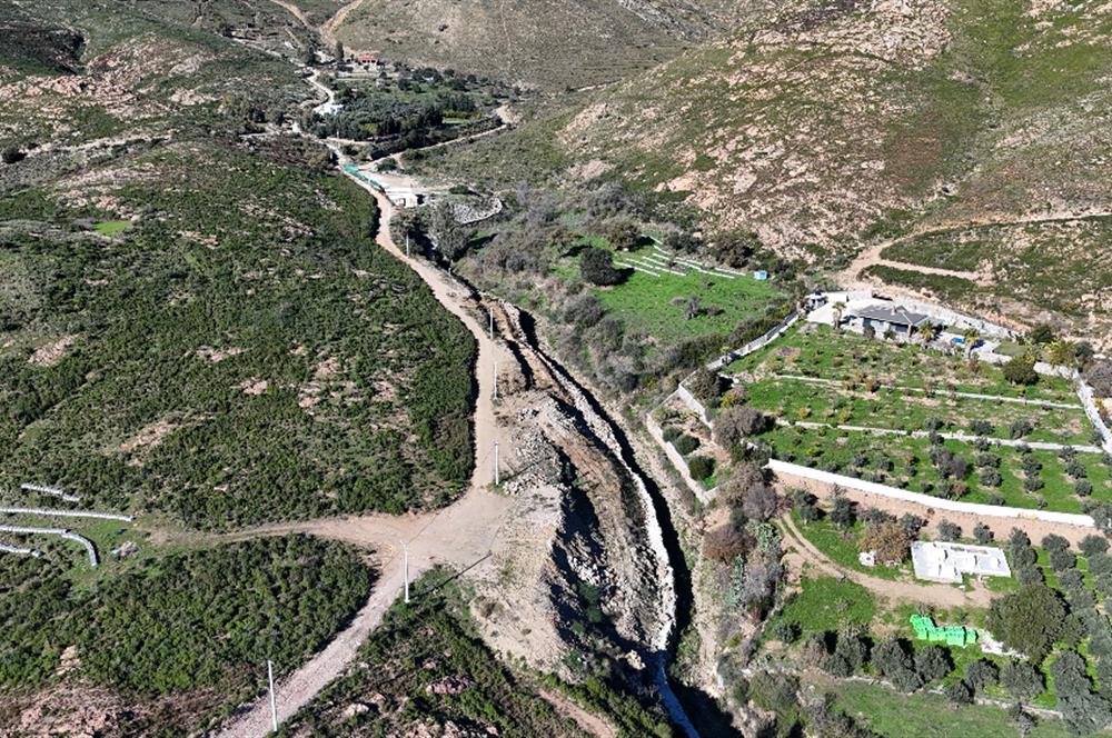 Bodrum Dereköy Kavakderesi’nde Dereye Cepheli, Yapı Kayıt Alanı Bulunan 8.437 m² Arazi