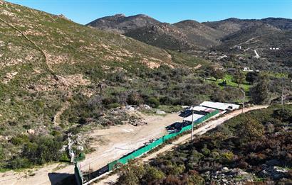 Bodrum Dereköy Kavakderesi’nde Dereye Cepheli, Yapı Kayıt Alanı Bulunan 8.437 m² Arazi