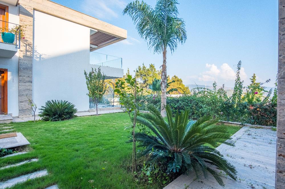Bodrum Bitez Plajlı Sitede Kiralık Villa
