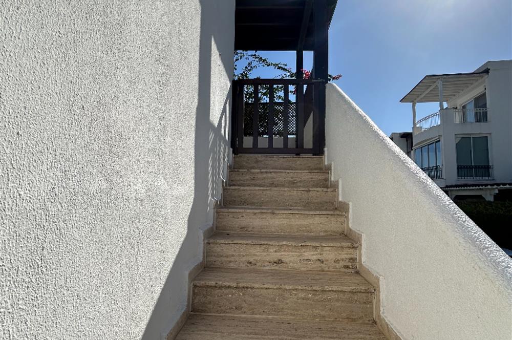 Bodrum Bitez Sarnıç Sitesi Plajlı Kiralık Üst Kat 2+1 Daire