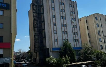 BOSTANCI OTO SANAYİ SİTESİ GİRİŞİNDE GENİŞ,KULLANIŞLI OFİS KATI