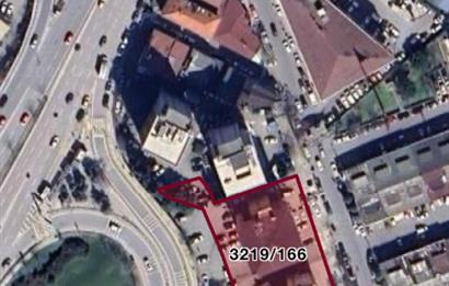 BOSTANCI OTO SANAYİ SİTESİ GİRİŞİNDE GENİŞ,KULLANIŞLI OFİS KATI