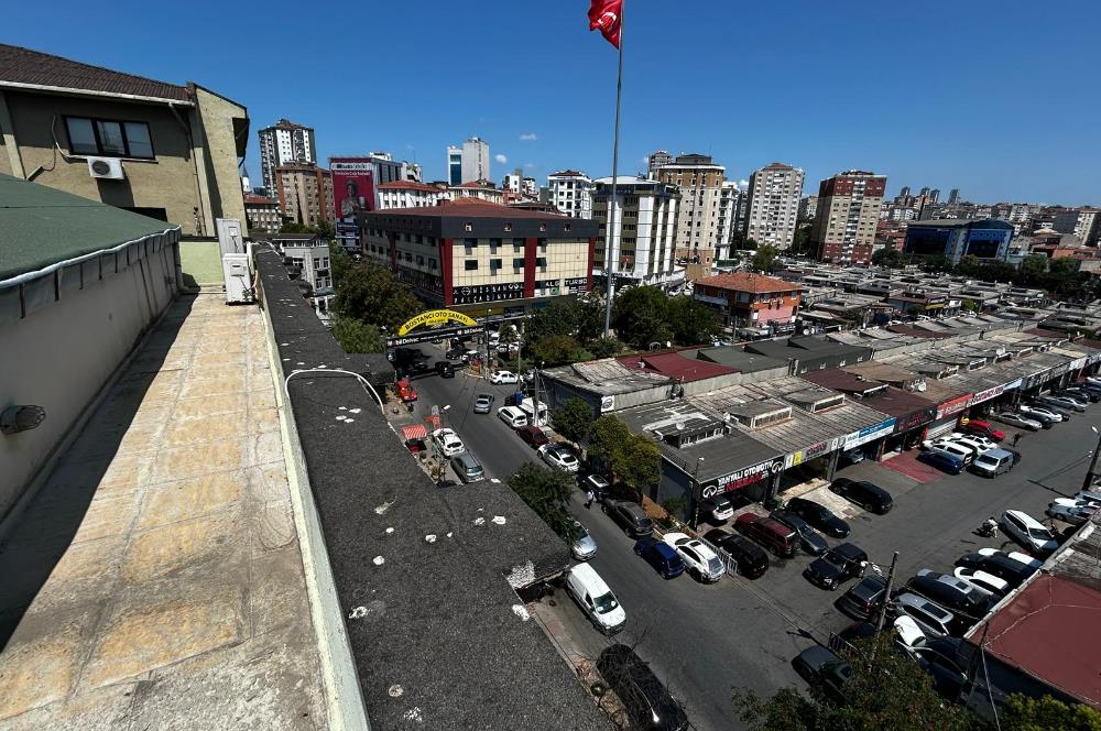 BOSTANCI OTO SANAYİ SİTESİ GİRİŞİNDE GENİŞ,KULLANIŞLI OFİS KATI