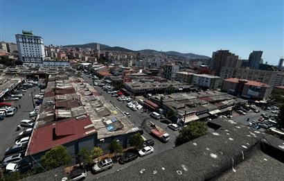 BOSTANCI OTO SANAYİ SİTESİ GİRİŞİNDE GENİŞ,KULLANIŞLI OFİS KATI