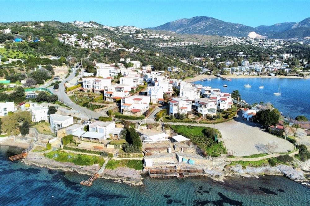Bodrum Bitez Sarnıç Sitesi Plajlı Satılık Bahçe Katı 3+1 Daire