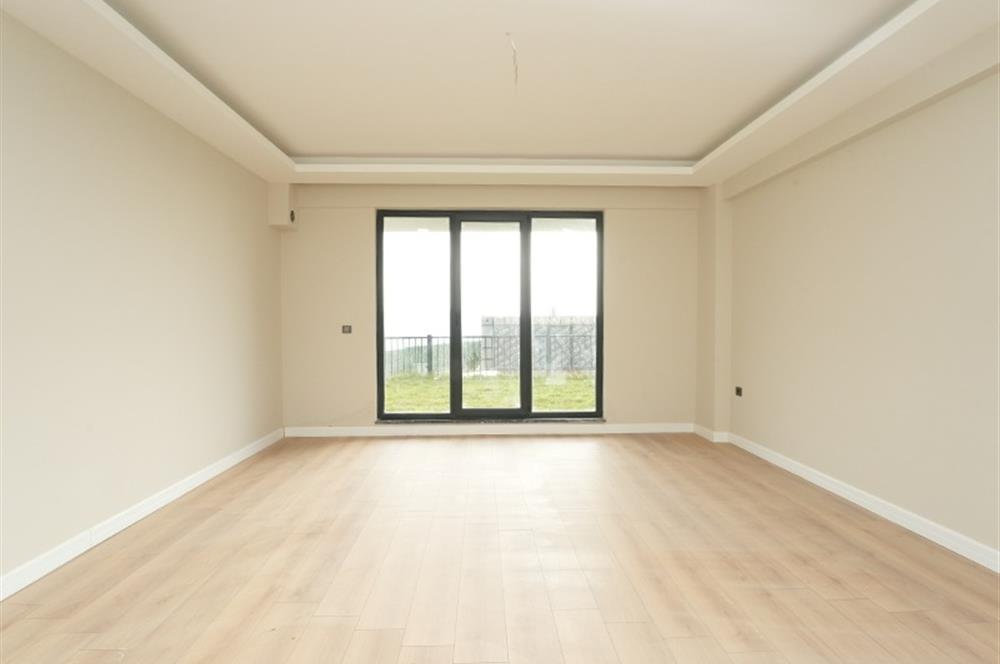 C21 Cius; Havuzlu Site İçerisinde Deniz Manzaralı Geniş Bahçeli