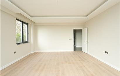 C21 Cius; Havuzlu Site İçerisinde Deniz Manzaralı Geniş Bahçeli