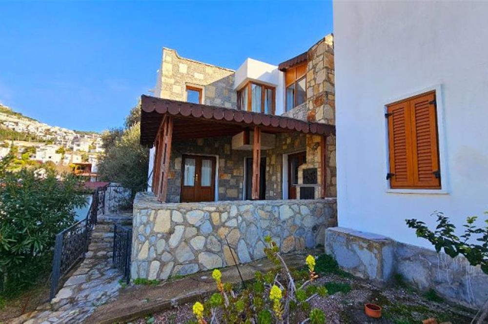 Bodrum Gümüşlük de Satılık Deniz Manzaralı Villa